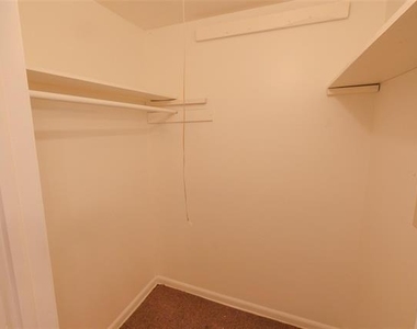 3900 Dexter Avenue - Photo Thumbnail 15