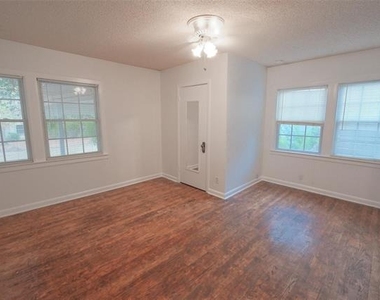 3900 Dexter Avenue - Photo Thumbnail 14