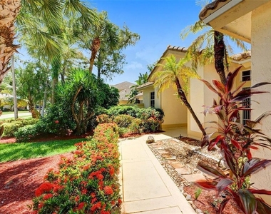 4853 Nw 66th Avenue - Photo Thumbnail 2