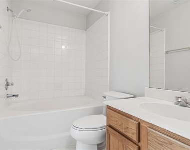 3805 Brandon Park Drive - Photo Thumbnail 12