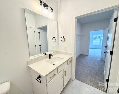 175 W Black Street - Photo Thumbnail 4