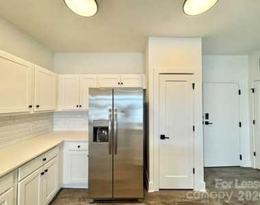 175 W Black Street - Photo Thumbnail 11