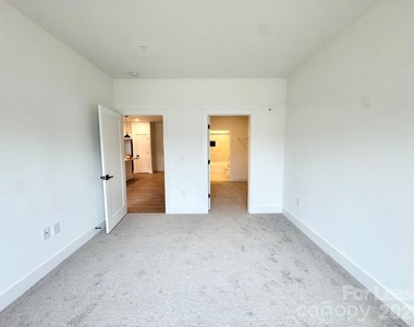175 W Black Street - Photo Thumbnail 2