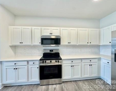 175 W Black Street - Photo Thumbnail 8