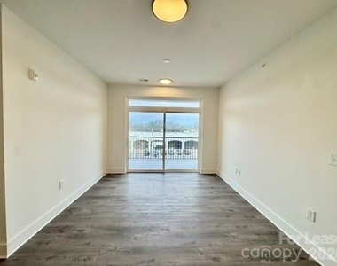 175 W Black Street - Photo Thumbnail 1