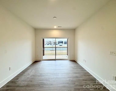 175 W Black Street - Photo Thumbnail 13