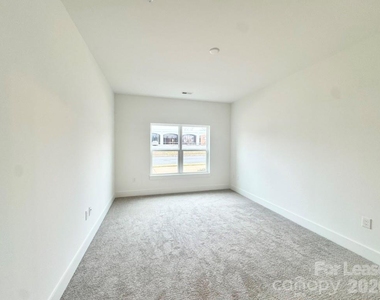 175 W Black Street - Photo Thumbnail 5