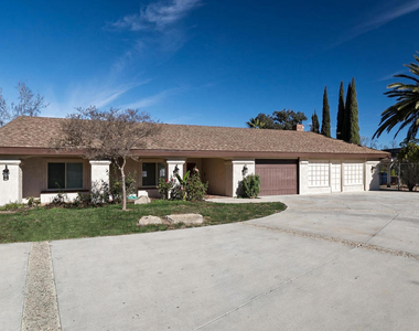 6161 E Los Angeles Avenue - Photo Thumbnail 1