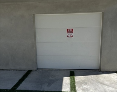 14247 Sylvan Street - Photo Thumbnail 14