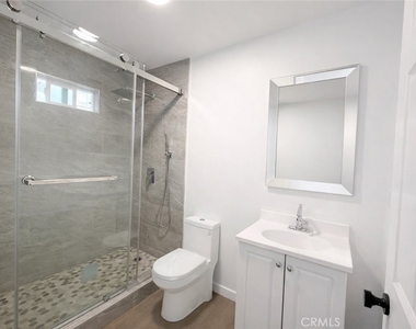 6907 Noble - Photo Thumbnail 1