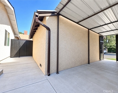 6907 Noble - Photo Thumbnail 11