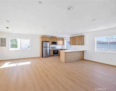 10905 Dalerose - Photo Thumbnail 8
