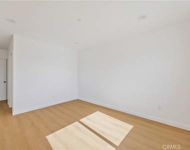 10905 Dalerose - Photo Thumbnail 14