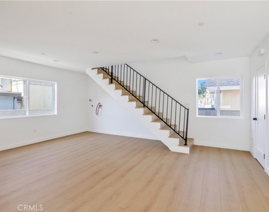 10905 Dalerose - Photo Thumbnail 6