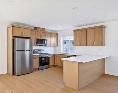 10905 Dalerose - Photo Thumbnail 3