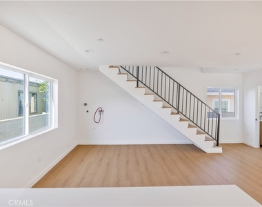 10905 Dalerose - Photo Thumbnail 16