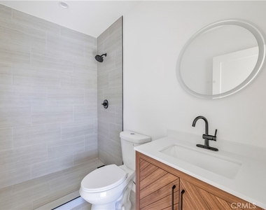 10905 Dalerose - Photo Thumbnail 12