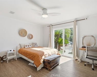 6443 Gross Avenue - Photo Thumbnail 12