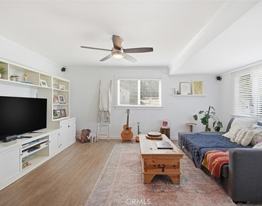 6443 Gross Avenue - Photo Thumbnail 5