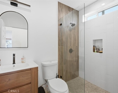 6443 Gross Avenue - Photo Thumbnail 23