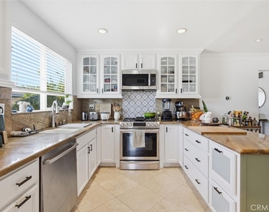 6443 Gross Avenue - Photo Thumbnail 8
