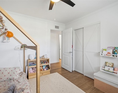 6443 Gross Avenue - Photo Thumbnail 17