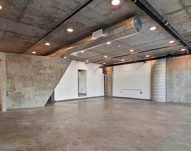 5750 Hollywood Boulevard - Photo Thumbnail 19