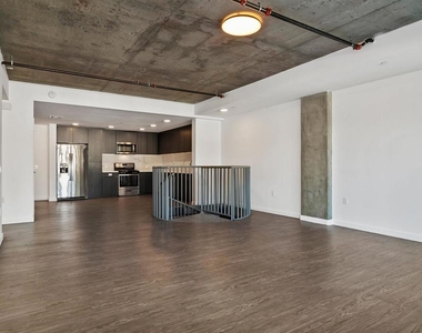 5750 Hollywood Boulevard - Photo Thumbnail 9