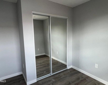 10027 Campbell Avenue - Photo Thumbnail 6