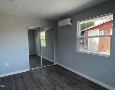 10027 Campbell Avenue - Photo Thumbnail 5