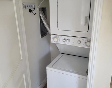 3282 Winkle Avenue - Photo Thumbnail 3
