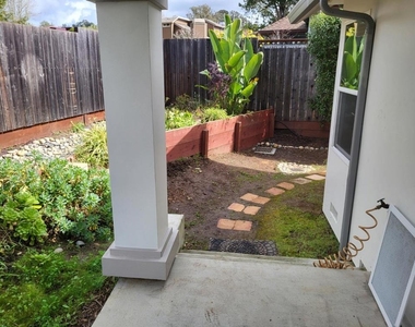 3282 Winkle Avenue - Photo Thumbnail 2
