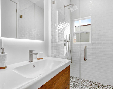 434 N Ogden Drive - Photo Thumbnail 7