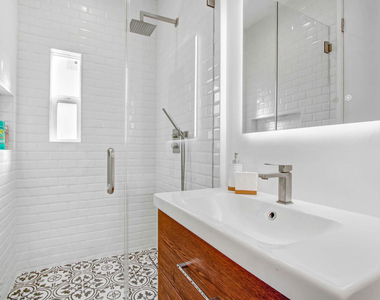 434 N Ogden Drive - Photo Thumbnail 10