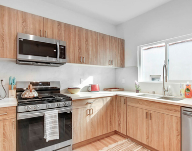 434 N Ogden Drive - Photo Thumbnail 4