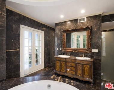 2258 Gloaming Way - Photo Thumbnail 11