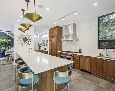 1506 Walnut Avenue - Photo Thumbnail 5