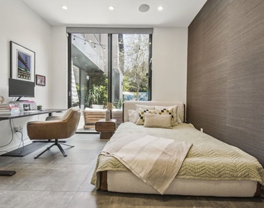 1506 Walnut Avenue - Photo Thumbnail 8