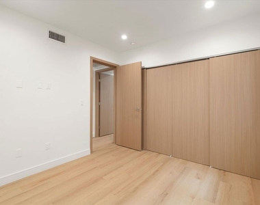 11023 1/2 Blix Street - Photo Thumbnail 11