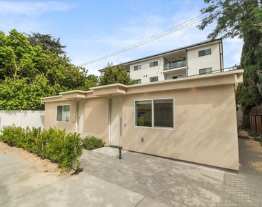 11023 1/2 Blix Street - Photo Thumbnail 1