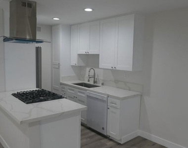 10836 Camarillo Street - Photo Thumbnail 4