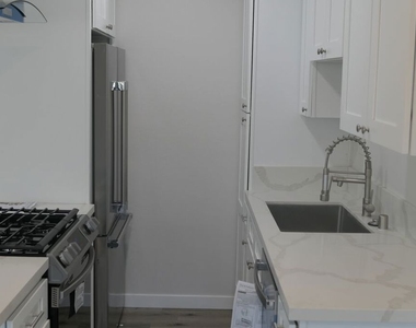 10836 Camarillo Street - Photo Thumbnail 5