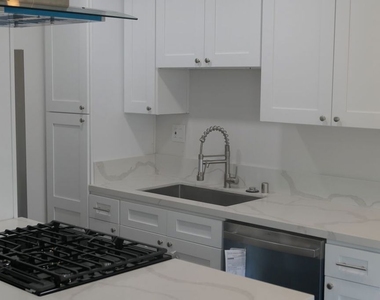 10836 Camarillo Street - Photo Thumbnail 2