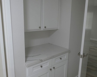 10836 Camarillo Street - Photo Thumbnail 7