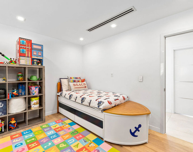 849 Glenmere Way - Photo Thumbnail 25
