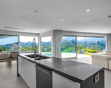 849 Glenmere Way - Photo Thumbnail 11