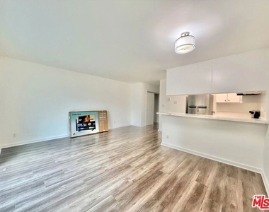 5805 W 8th Street - Photo Thumbnail 11