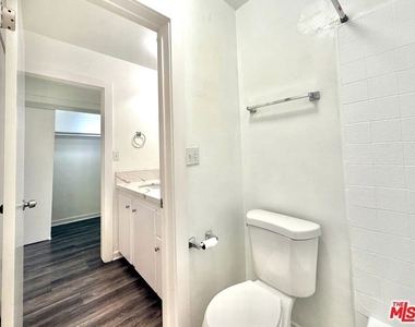 5805 W 8th Street - Photo Thumbnail 18
