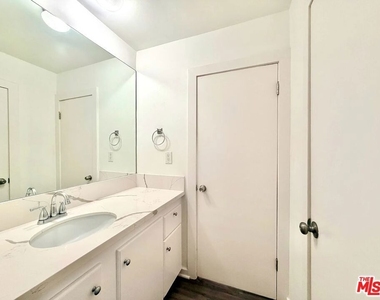 5805 W 8th Street - Photo Thumbnail 16