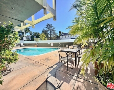 5805 W 8th Street - Photo Thumbnail 5